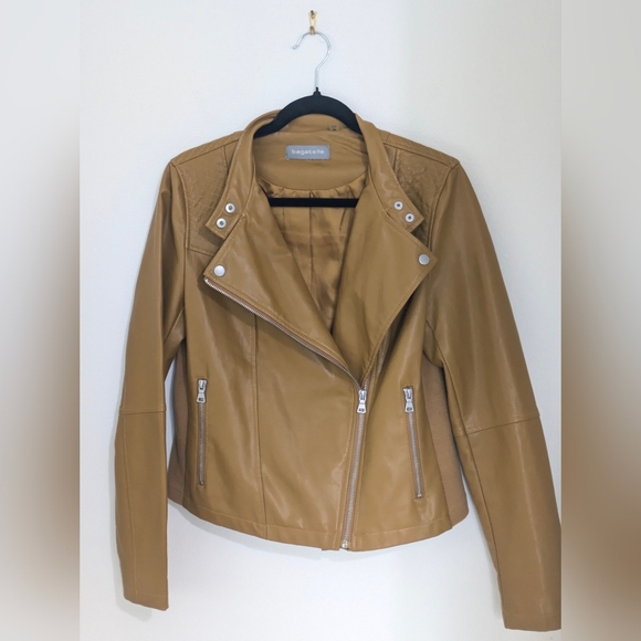 Bagatelle Women's Mustard Yellow Faux Leather Moto Jacket Size M EUC - Picture 4 of 15